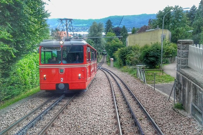 Zürich Private Walking Half-Day Trip with optional Lake Cruise - Fraumünster and Grossmünster: churches that explain Zurich’s power shifts