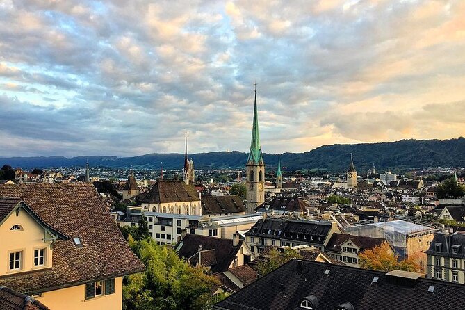 Zurich Small-Group Walking Tour Including a Lake Cruise - Getting in and out at Bürkliplatz, and how the timing feels