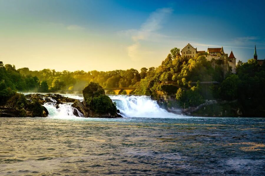 Zurich: Stein am Rhein, Rhine Falls & Lake Boat Cruise - Into Zurich: Bahnhofstrasse, Old Town Lanes, and a Tower View