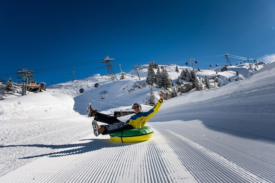 Zurich: Titlis Beginner Ski day snow experience & Lucerne - The short Engelberg pause before you go snow-crazy
