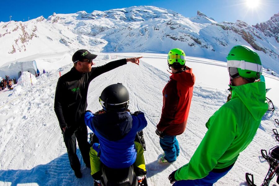 Zurich: Titlis Beginner Ski day snow experience & Lucerne - First-time skiing at the Snow Experience Park (Trübsee)
